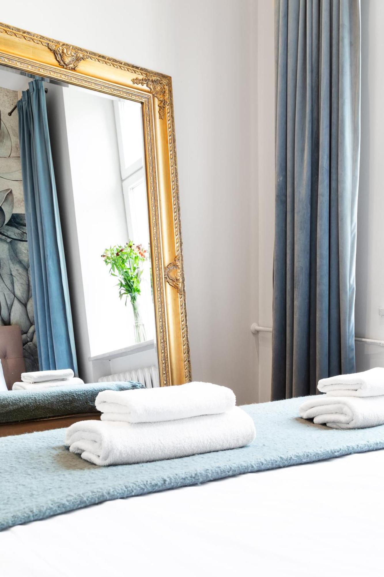 קרקוב Househost Apartment: Lazarza Street מראה חיצוני תמונה